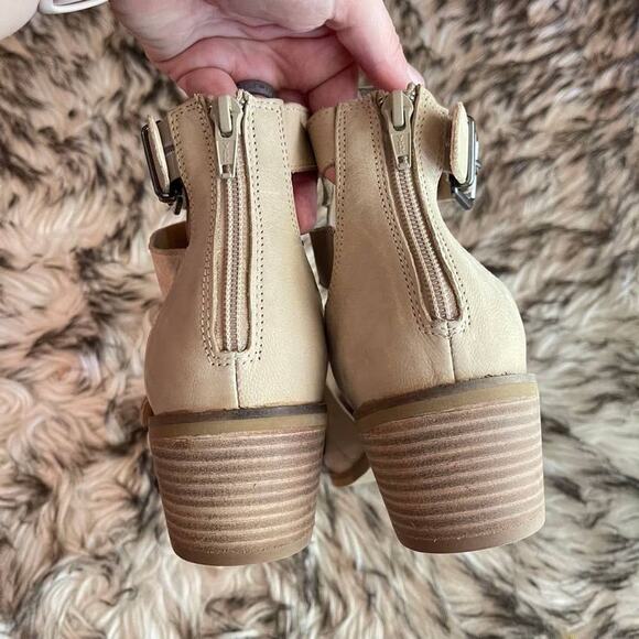 Crevo Jessamine Buckle Bootie Womens Sz 8.5 Tan Bone Boho Strappy Pointed Toe - Picture 10 of 13